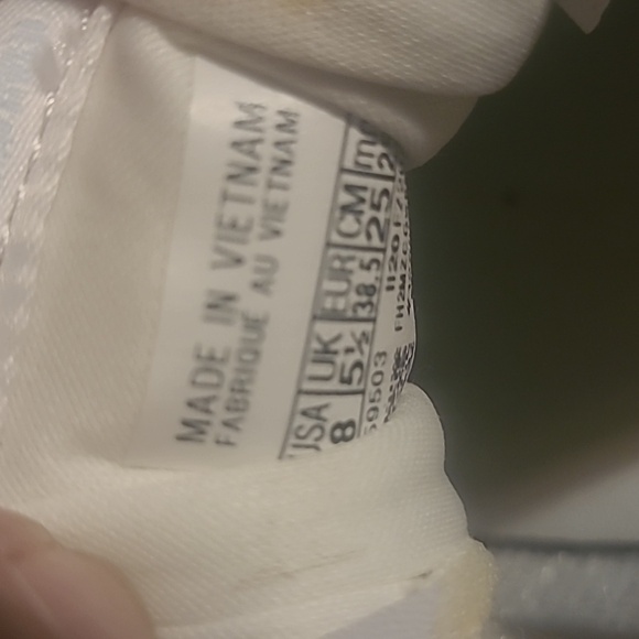 Reebok size 8 tennis shoe - Picture 3 of 6